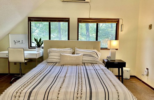 Hedgesville House | House ∙ 2 bedrooms ∙ 6 guests