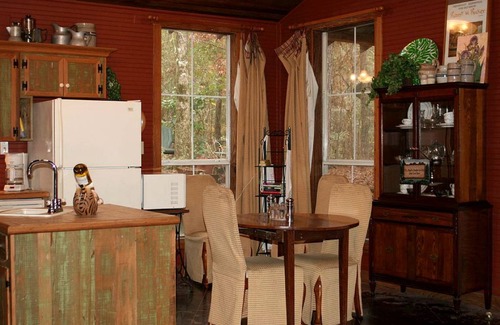 Roxie House | House ∙ 2 bedrooms ∙ 4 guests