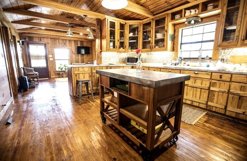 Pulaski House | House ∙ 2 bedrooms ∙ 5 guests
