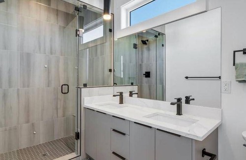 West Hillhurst House | House ∙ 3 bedrooms ∙ 8 guests
