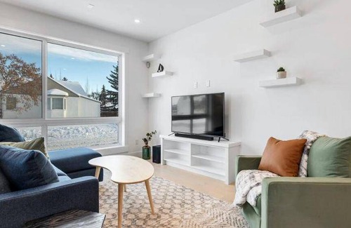 West Hillhurst House | House ∙ 3 bedrooms ∙ 8 guests