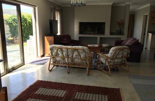 Sandbaai House | House ∙ 3 bedrooms ∙ 6 guests