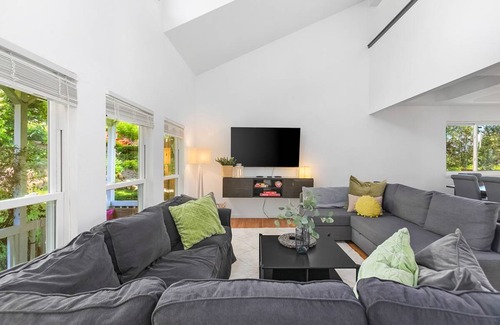 Renton House | House ∙ 3 bedrooms ∙ 8 guests