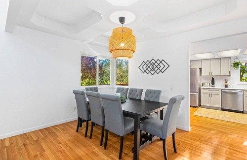 Renton House | House ∙ 3 bedrooms ∙ 8 guests