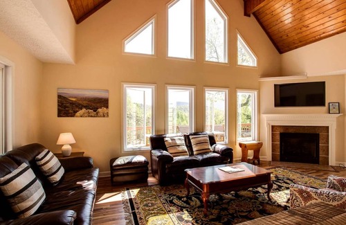 Montebello House | House ∙ 3 bedrooms ∙ 10 guests