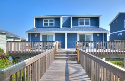 Oak Island House | House ∙ 3 bedrooms ∙ 8 guests