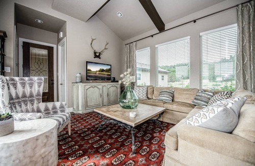 Spring Branch House | House ∙ 4 bedrooms ∙ 12 guests