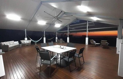 Dundee Beach House | House ∙ 6 bedrooms ∙ 12 guests