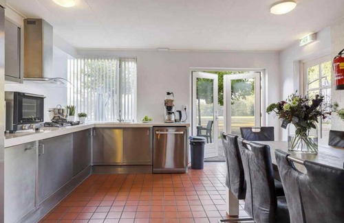Enter House | House ∙ 6 bedrooms ∙ 26 guests