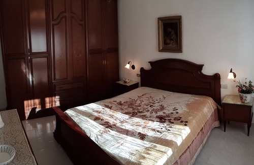 Castelli House | HOUSE AT THE FOOT OF THE WOOD OF MONTE CAMICIA