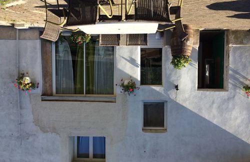 Fontaines-Saint-Clair House | House Birds in quiet little Meuse village