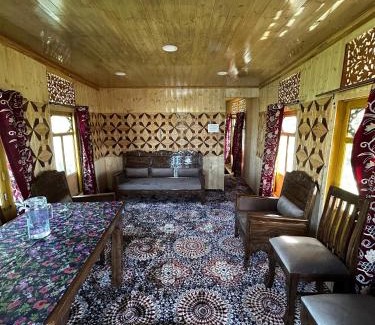 Sudarbal Boat Rental | House boat house of common