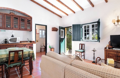 Montargil Cottage | House Countryside with view on the Dam, with Pool, lawn, Barbecue, porch