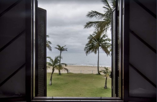 Praia do Pauba House | HOUSE FACING PAUBA BEACH, RIGHT ON THE SAND