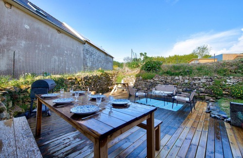 Saint-Fregant House | House for 6 with garden, terrace and games