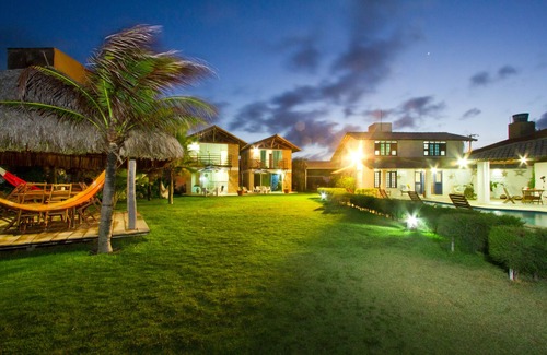 Aquiraz House | House for Events on the beach with independent chalets on the edge of Praia Aquiraz