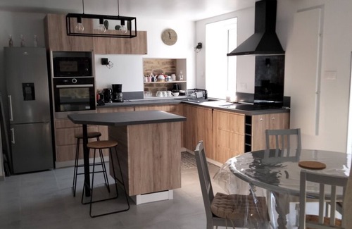 Maupertus-sur-Mer House | House