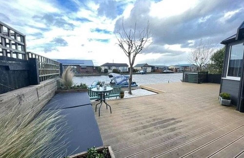 Repps with Bastwick House | House