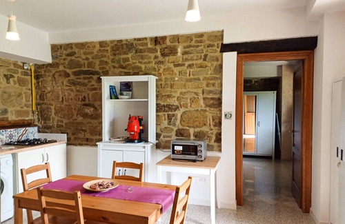 Rutino Apartment | House I Cyril Iberide Florida