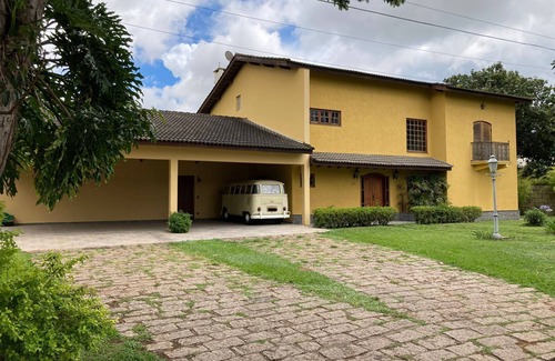Cabreuva House | House in condominium, wet bar next to SP