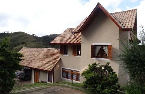 Vila Inglesa Condo | House in Gated Community 1.2 km from Famous Baden Baden.