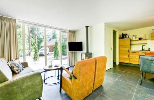 Reutum House | House in Reutum with Jacuzzi & Forest View