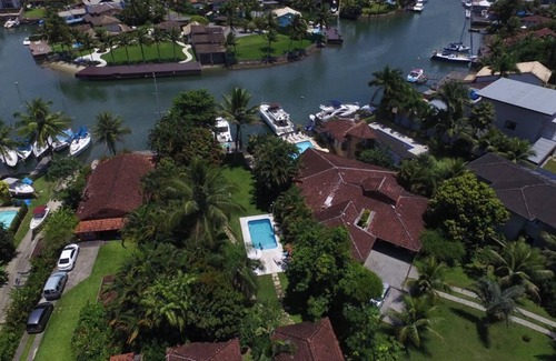 Angra dos Reis House | House in the channel, Bracuhy Marine, Angra Reis