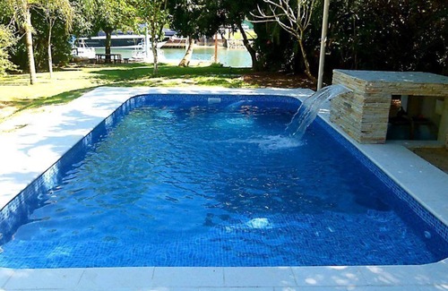 Angra dos Reis House | House in the channel, Bracuhy Marine, Angra Reis