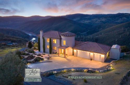 Greater Sacramento House | House In The Clouds