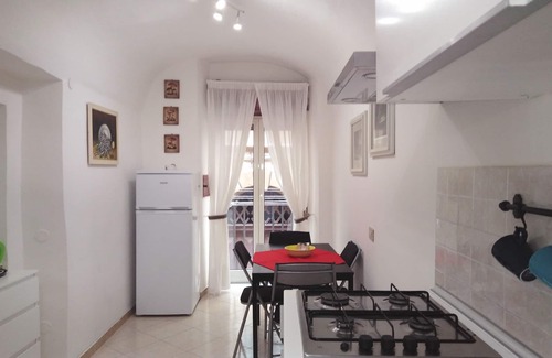 Quartieri Spagnoli Apartment | HOUSE IN THE HEART OF NAPLES