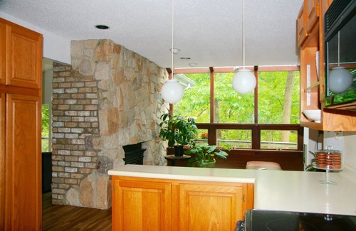 State College House | House in the Trees - 2 miles from Beaver Stadium