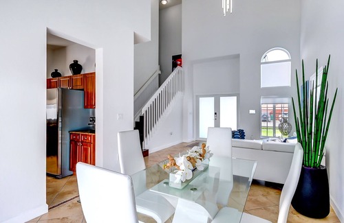 Tamiami House | House Miami/Game Room/HeatedPool &Jacuzzi/16Sleeps