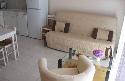 Clohars-Carnoet House | House N° 2- Tt Cft, 3*.WiFi Free. Private terrace, Swimming pool 28°, Tennis court