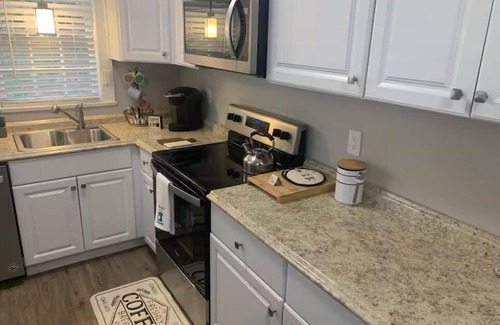 Knoxville House | House, Near Downtown with Fenced Back Yard!