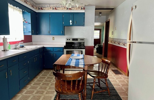 Bonnots Mill House | House near Osage River Ideal for Group Getaways & Special Events, Sleeps up to 8