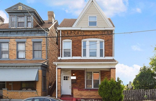 Marshall-Shadeland Apartment | House of Fun - Large Family Home w/HotTub & Games