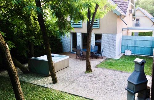 Balatonkenese Apartment | House of Kenese-Völgye