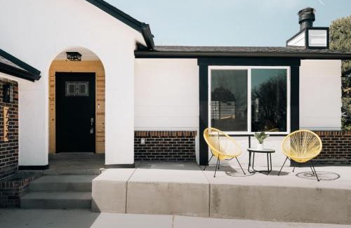 South Westminster House | House of Noir Elan Stunning 6BR Designer Retreat