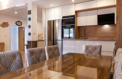 Srinjine Apartment | House of OZ with Private Swimming Pool