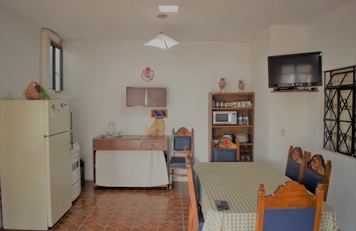 Centro House | HOUSE OF THE CROSS IN THE HEART OF TEQUISQUIAPAN