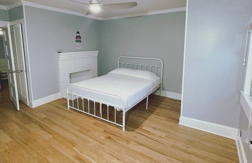 Americus House | House on an acre! Book 2 nights and get the 3rd free.