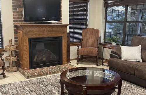 Beaver Shores House | House on Beaver Lake - Lake View - Close to Downtown Rogers!