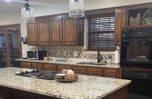 Beaver Shores House | House on Beaver Lake - Lake View - Close to Downtown Rogers!