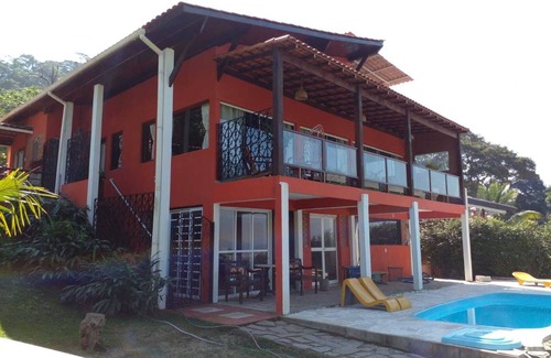 Jardim Sao Miguel Villa | House on Enseada hill with wonderful views
