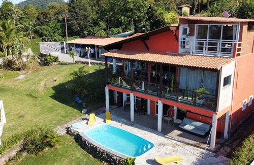 Jardim Sao Miguel Villa | House on Enseada hill with wonderful views