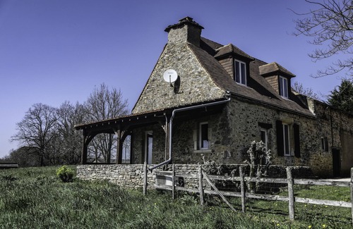 Loubejac House | House overlooking the valley
