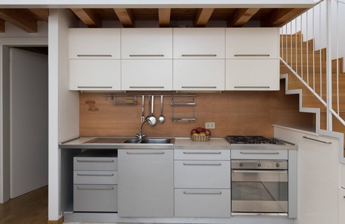 Lovere Old Town Apartment | House Piazza Del Porto