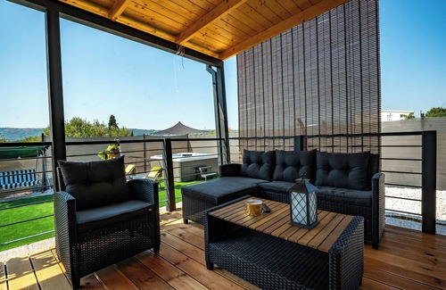 Kastel Novi House | House Red Earth - Kastel Stafilic