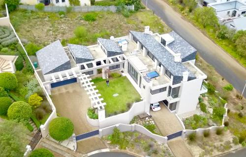Hermanus Heights House | House Vos