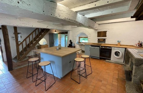 Saint-Pierre-du-Chemin House | House with heated pool and spa 35 minutes from Puy du fou